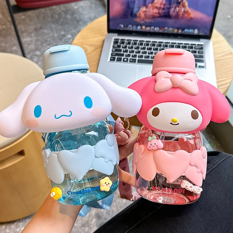 

2024 Sanrio Kuromi Cinnamoroll Water Bottle 850ML My Melody Portable Student Straw Kettle Kawaii Hello Kitty Large Capacity Cups