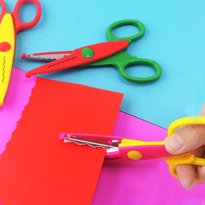 6 Stile, minimalistische Spitzenschere, gewelltes Muster, kleiner runder Kopf, für Kinder, spezielles Studenten-Kunstwerkzeug, Schreibwaren-Schere