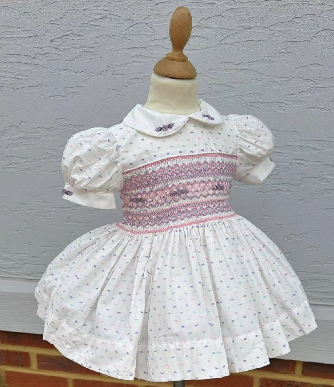 

0-12Y Baby Girl Summer White Handmade Embroidery Smocked Vintage Princess Dress for Birthday Photography Holiday Eid A288