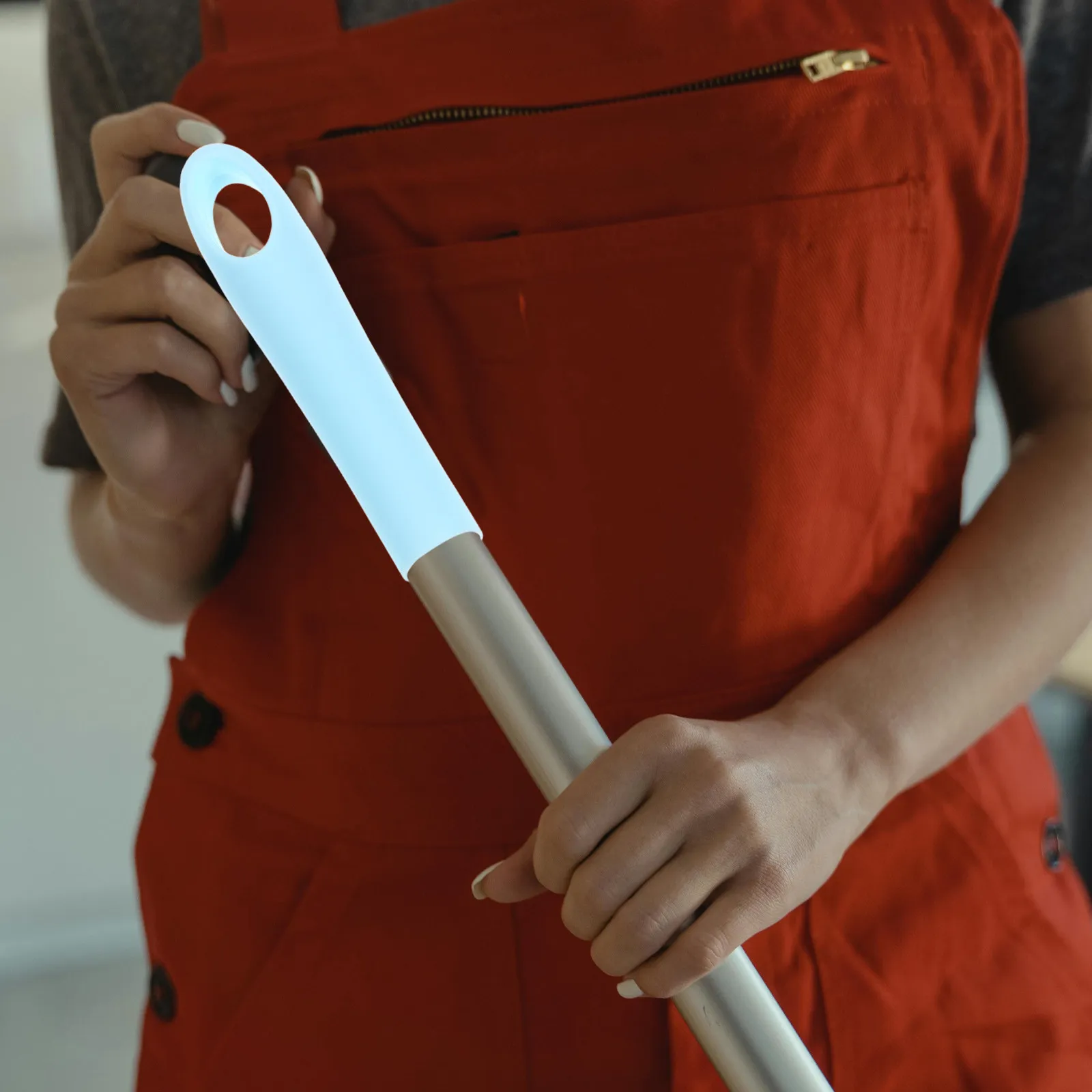 

4Pcs Universal Mop Handle Grip Replacement Set Antislip Surface Hanging Storage Hole 16Mm Diameter Sturdy Plastic Broom Handle