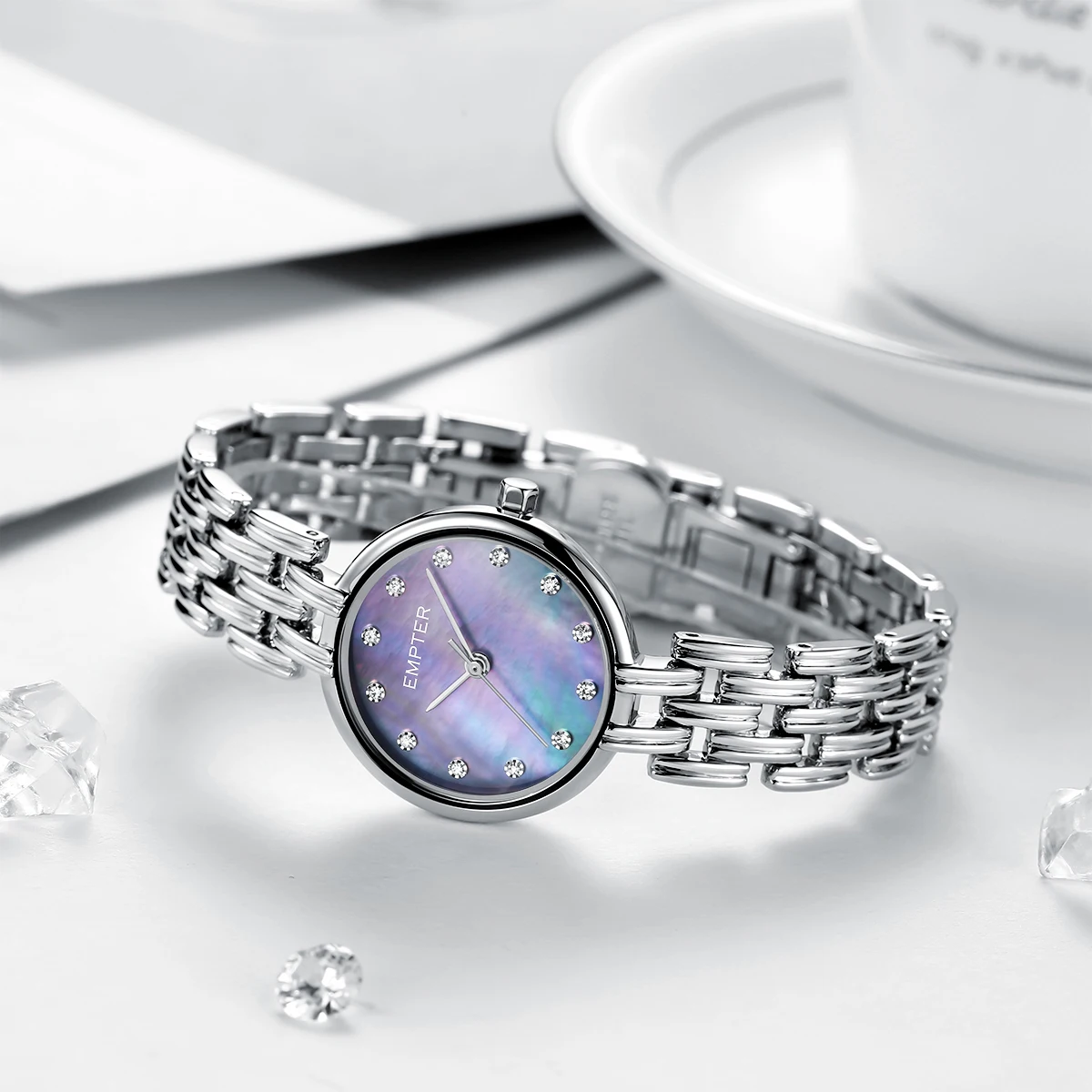 ساعة كوارتز للسيدات حركة يابانية بمينا من اللؤلؤ وعلامات كريستالية مقاومة للماء هدية للنساء