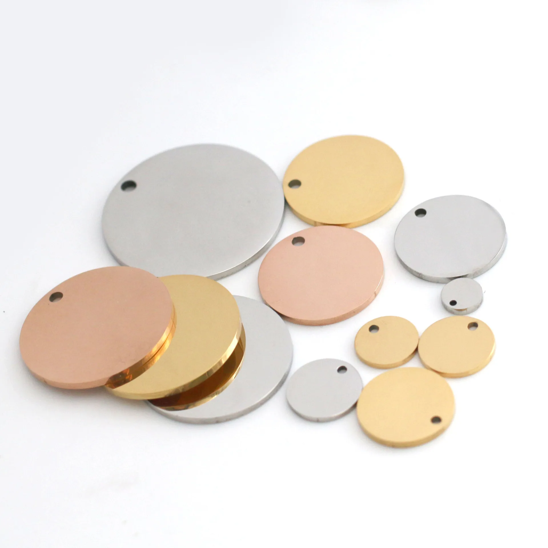 

Kitykiss Stainless Steel Vacuum Plated Mirror Finely Polished Round Brand Pendant