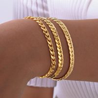 Vnox 6mm Flat Cuban Chain Bracelets for Women Girls, Macrame Edge Curb Links Bracelet,Gold Plated Stainless Steel with K18 Stamp