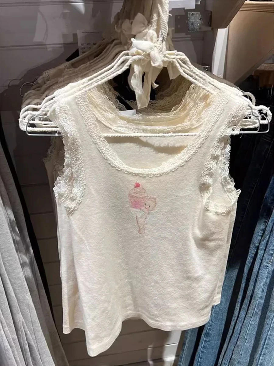 

Little Angel Baby Kissing Print Tank Tops Women Sleeveless Lace Trim Cotton Vest Sweet Cute Vintage Streetwear Y2k Crop Top Lady