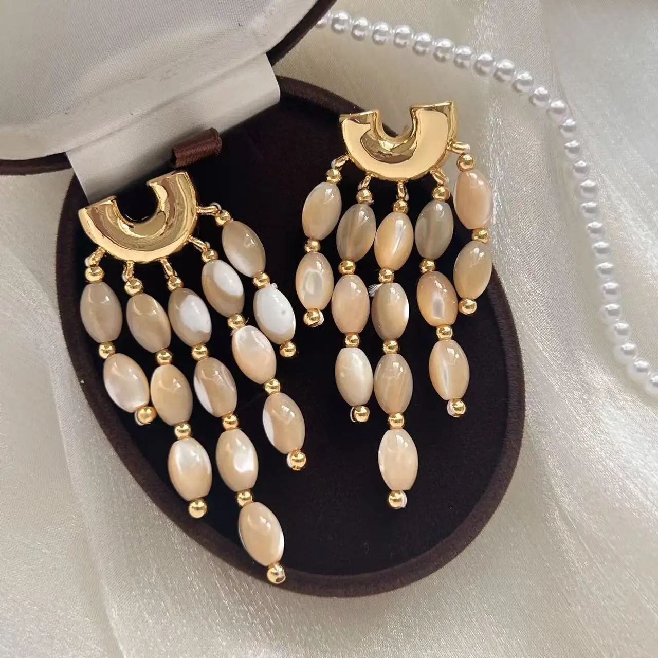 Retro Smart Fritillary Tassel Earrings High Sense Fashion Atmosphere Exaggerated Earrings Niche Silver Needle Earrings