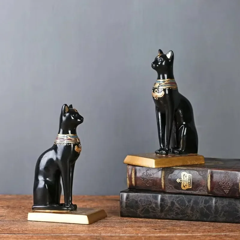 Vintage decoration study villa model room soft decoration mascot cat bookshelf