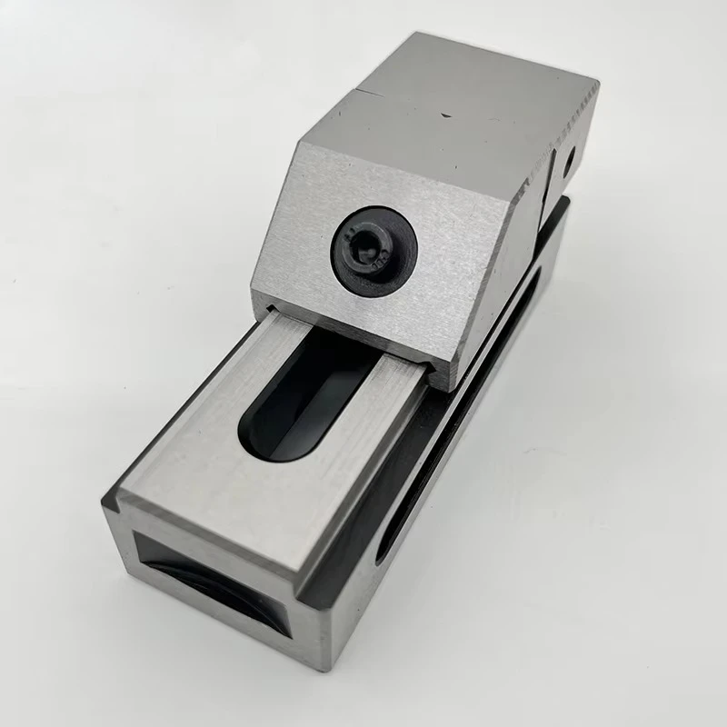 2025 Sell Hot 50mm Mini Bench Vise Manual Gear Core Precision 0.005mm Accuracy 58-62HRC Jaw Hardness Tool Steel QKG36 for Sales
