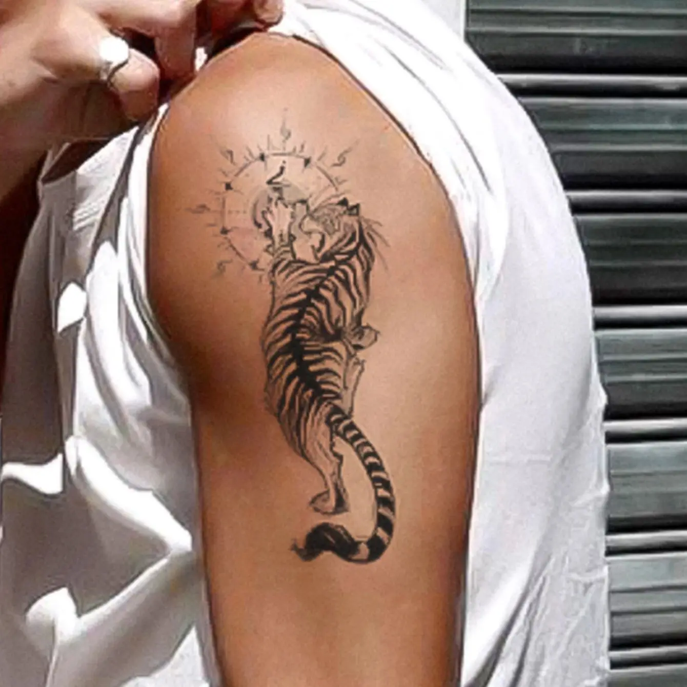 

TATTOO 1PC Waterproof Temporary Tattoo Sticker Realistic Tiger Line Totem Design Fake Tattoo Tatoos Arm Body Art for Women Men