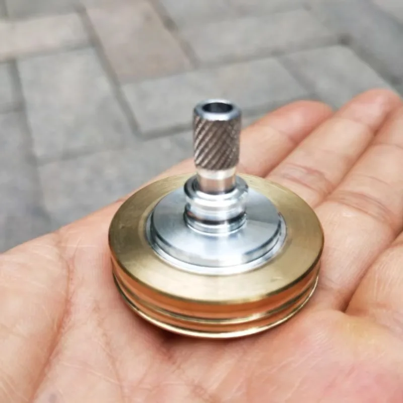 Brass Hand Twisting Spinning Top Gyro Metal Gyroscope Collection Fingertip Spinner Toys EDC Decompression Toy  ( No Base )