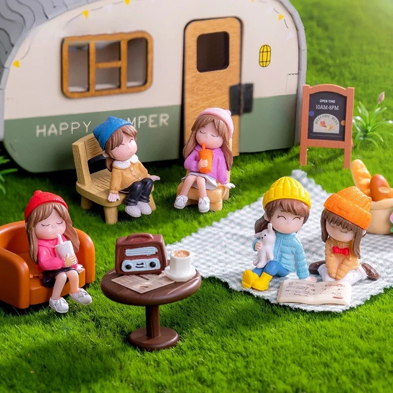 2pcs Mini Girls Best Friend Statue Micro Landscape Decoration Car Home Desktop Ornaments