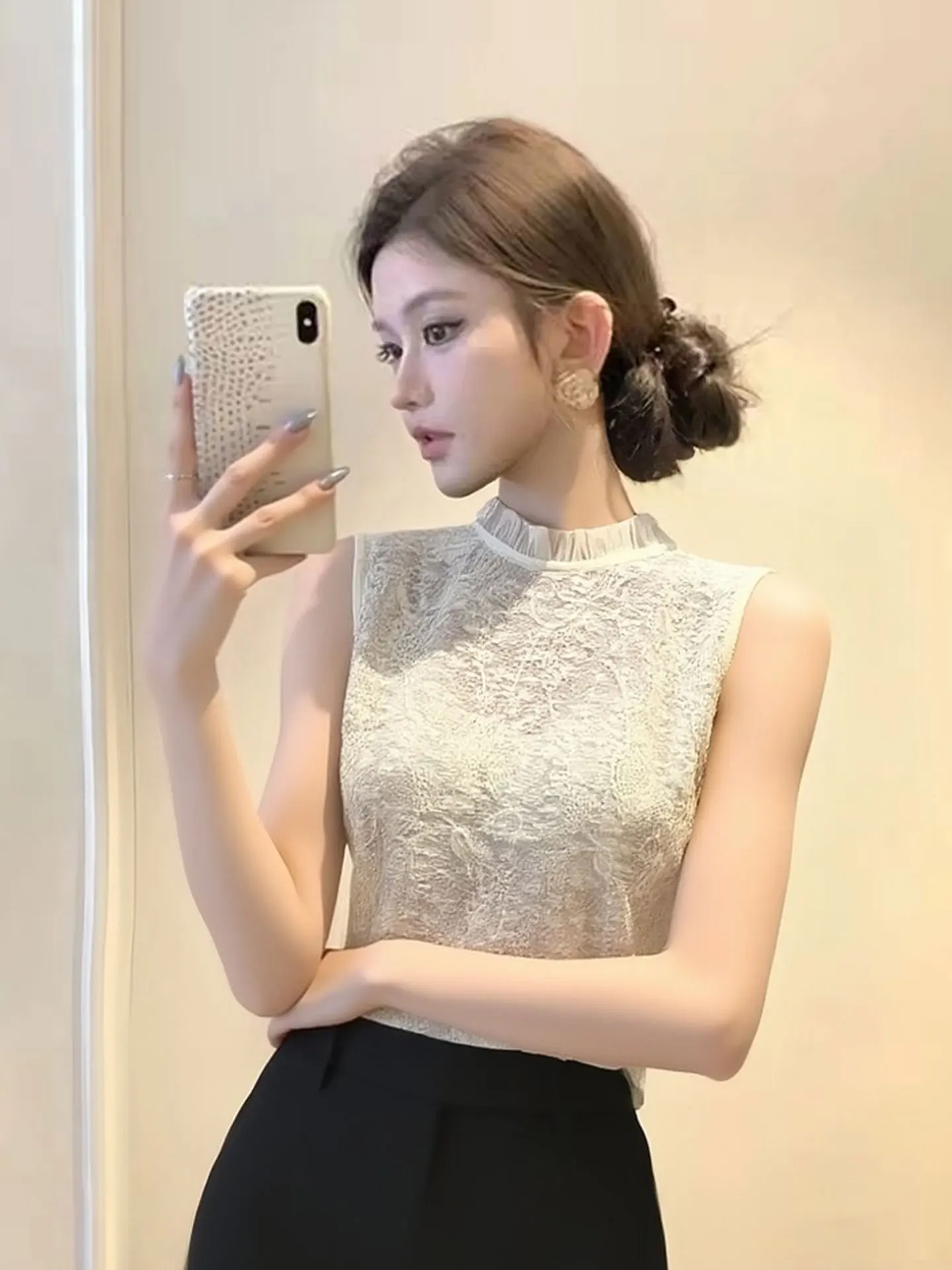 

Faionable Lace irt Svel Women's Top Layering Spring 2026 Commute Sle Korean Version Straight Cut Silk Material