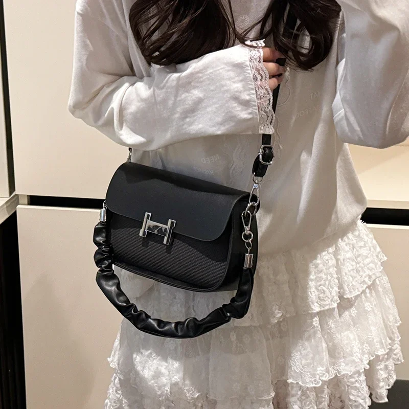 

Элегантная классическая дизайнерская сумка через плечо с буквенным логотипом однотонного цвета для женщин в повседневном стиле