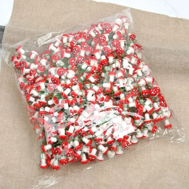 

Mini Red Mushroom Garden Dotted Small Potted DIY Toy House Landscape Bonsai Plant Garden Decoration Wholesale Ornament