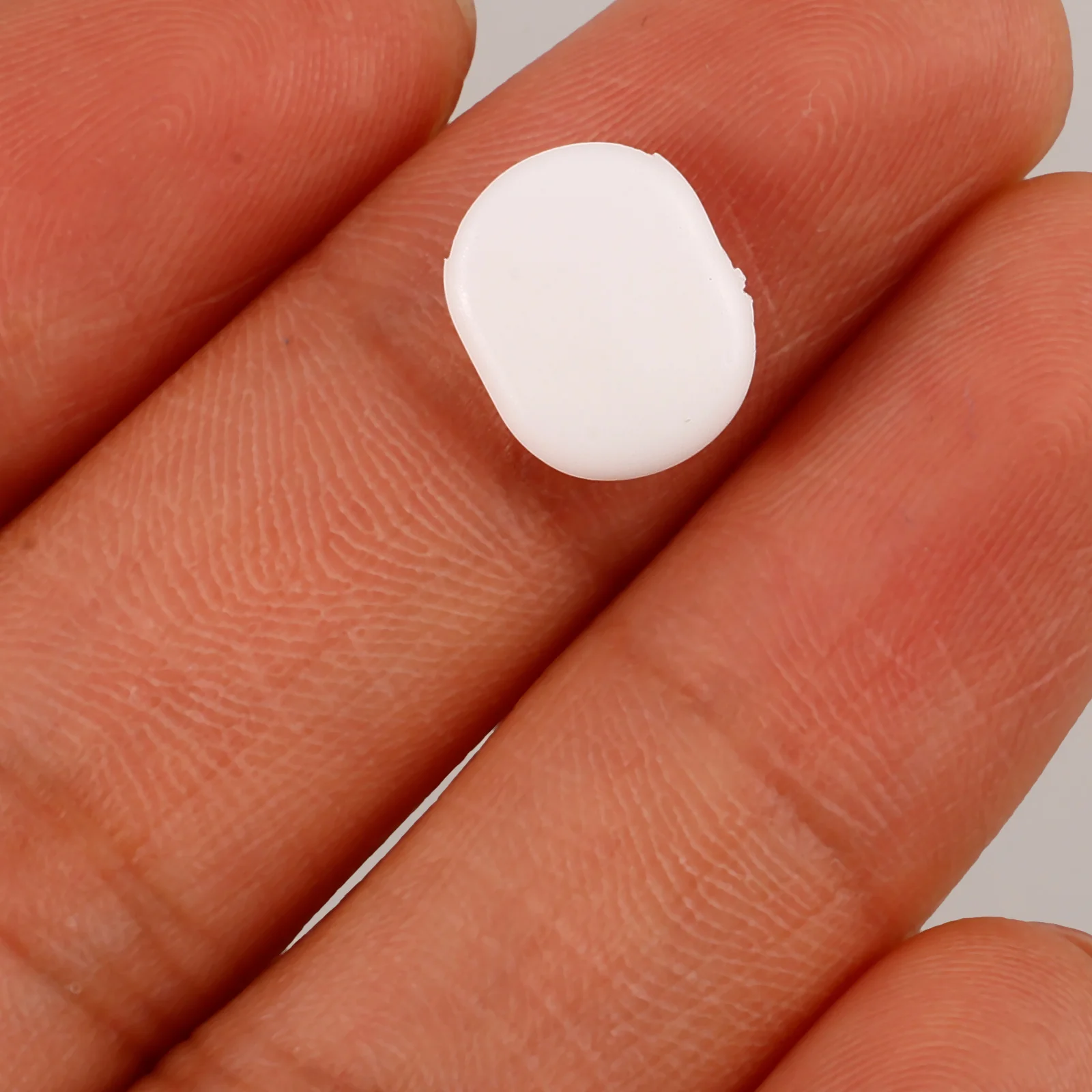 

40pcs Ear Clip Pads Soft Transparent Pain Proof Clamp Accessories Oval Perforation Lightweight Thin Durable Safe Jewelry Parts