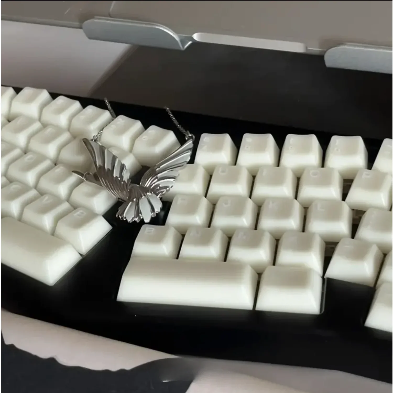 

Cherry Keycaps PBT 141-key Milky White Alabaster Simple for 60/64/84/98/108 Mechanical Keyboards