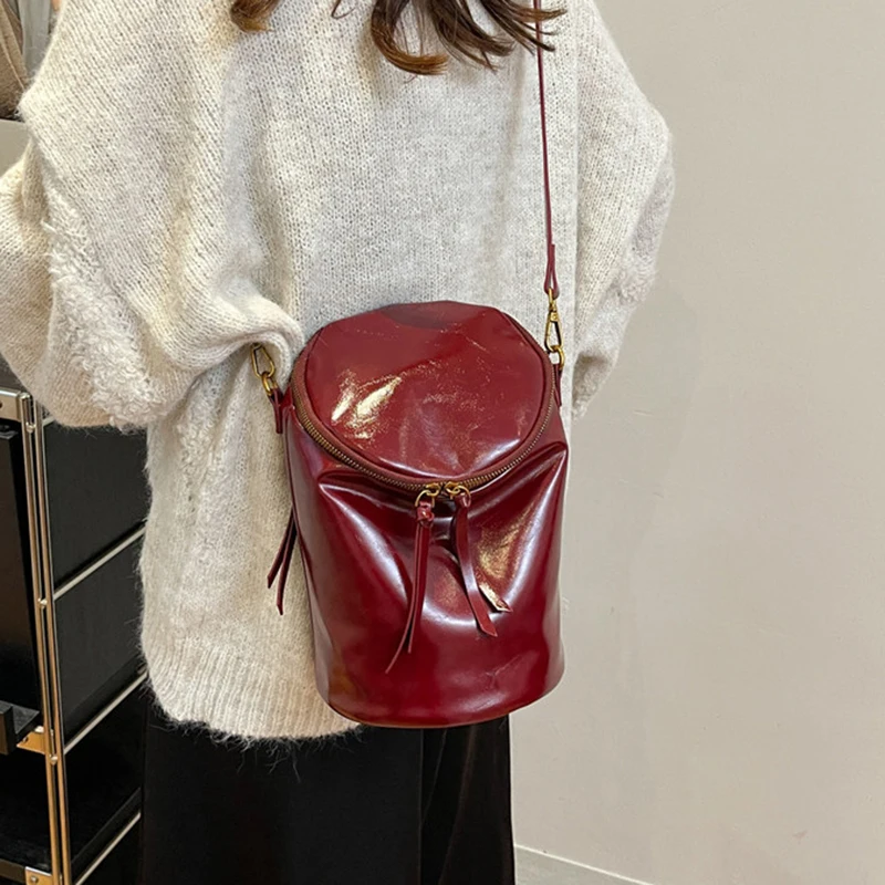 

Women Crossbody Bag PU Splicing Suede Bucket Commuter Bag Autumn Winter New Style Temperament Single Shoulder Handheld Bag