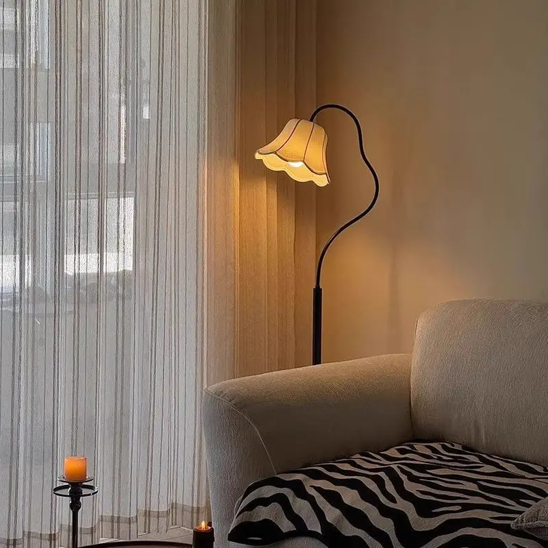 Retro American Premium Floor Lamps Flower Fabric Lampshade LED Standing Light Living Room Sofa Hotel Embellish Lighting Fixtures