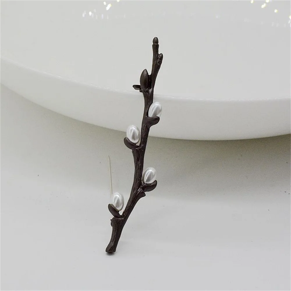 

New Elegant Plum Blossom Branch Brooch for Women Pearl Clothing Lapel Pins Floral Corsage Fashion Jewelry Accessory