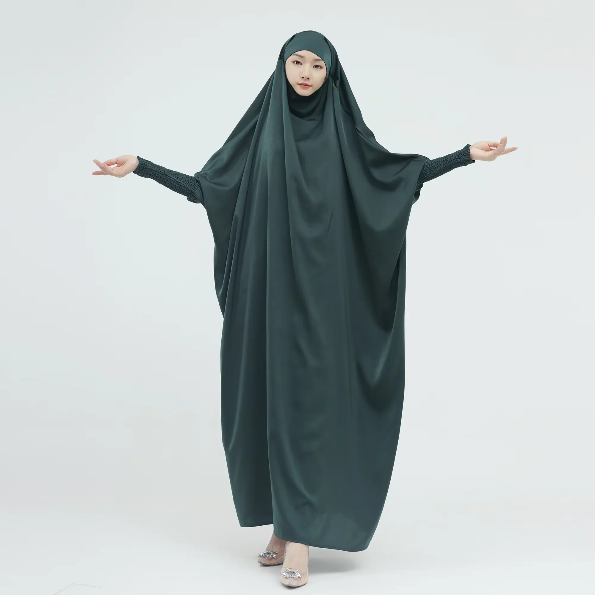 ชุดคลุมยาวแบบมีฮู้ดสำหรับผู้หญิงมุสลิม  ชุดละหมาด  ชุดอิหม่าร์  ชุดสำหรับวันอีดและเดือนรอมฎอน  ชุดคลุมแบบดูไบ ซาอุดิอาระเบีย  ชุดเดรสแบบเรียบร้อย  ชุดเจลลาบา