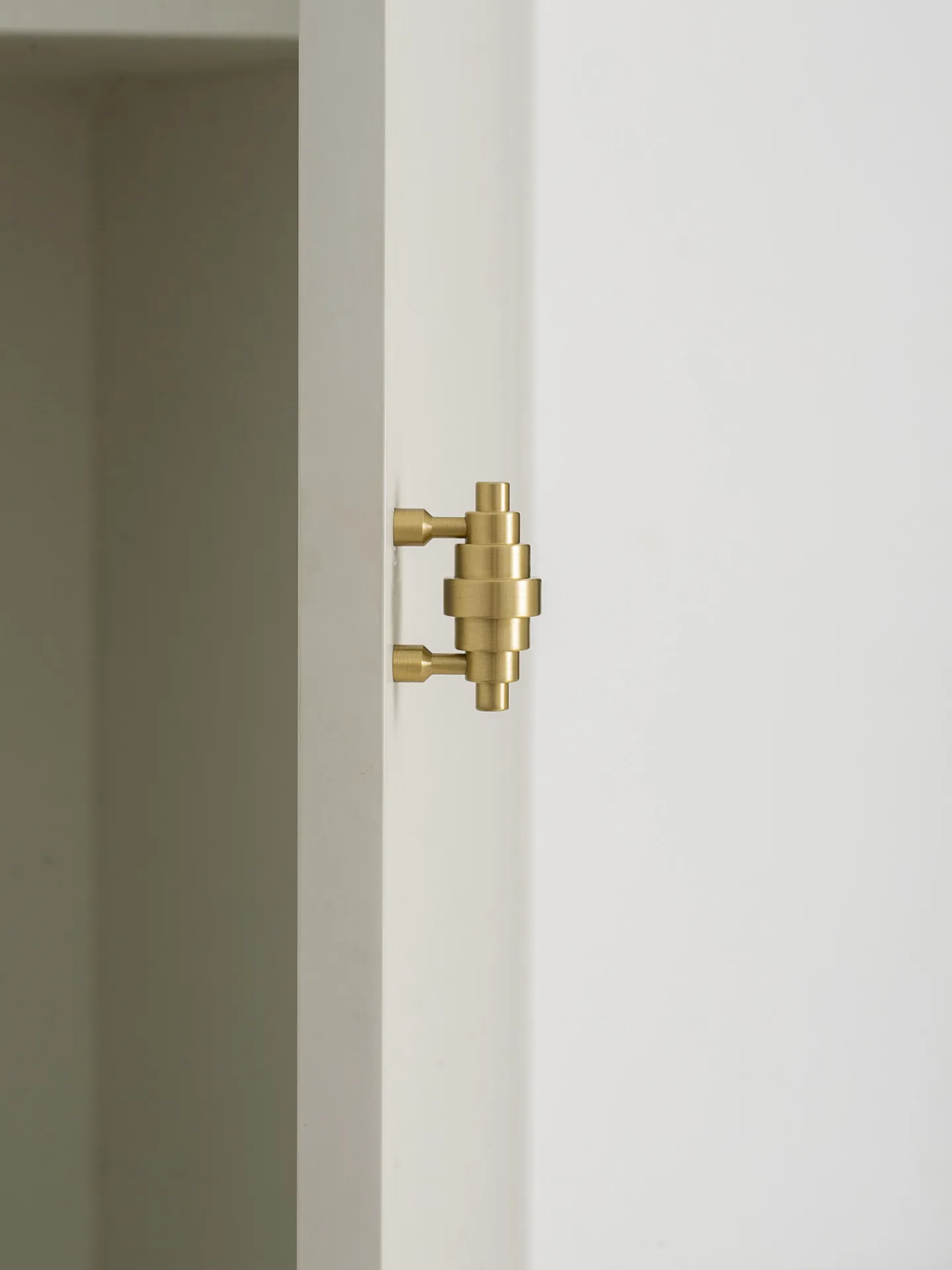

Croissant Brass Door Handle Viatage Kitchen accessories Furniture Handles for Wardrobe Cabinets and Drawers Knobs