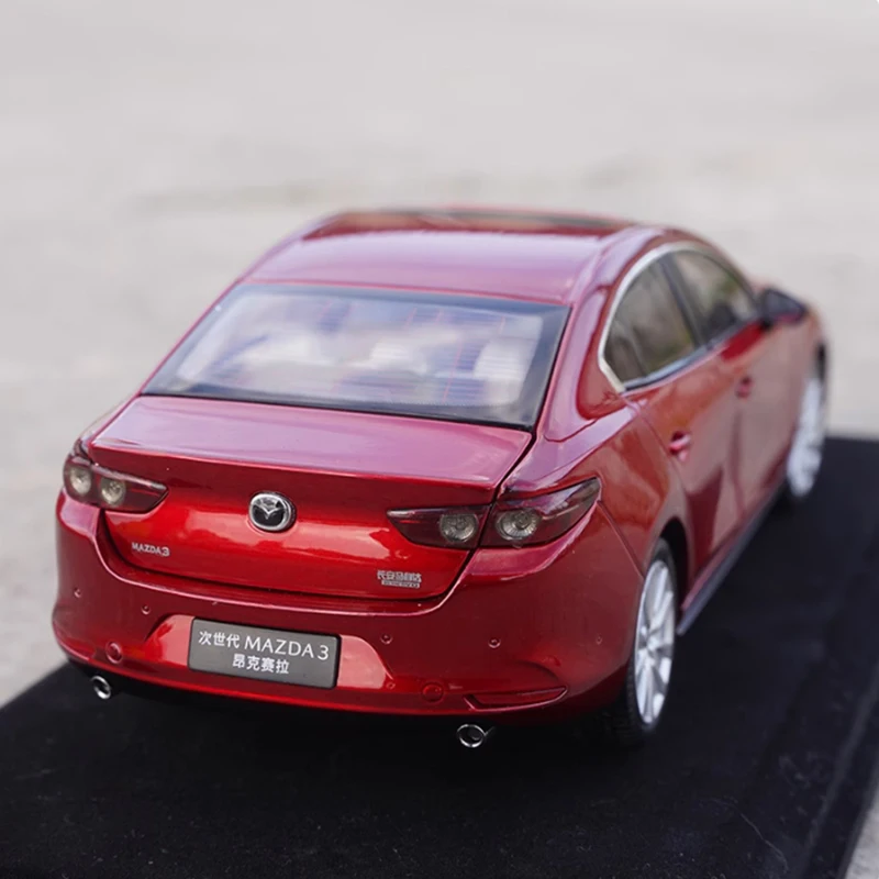 Diecast 1:18 Scale Mazda 3 Axela Red Alloy Collection Model Adult