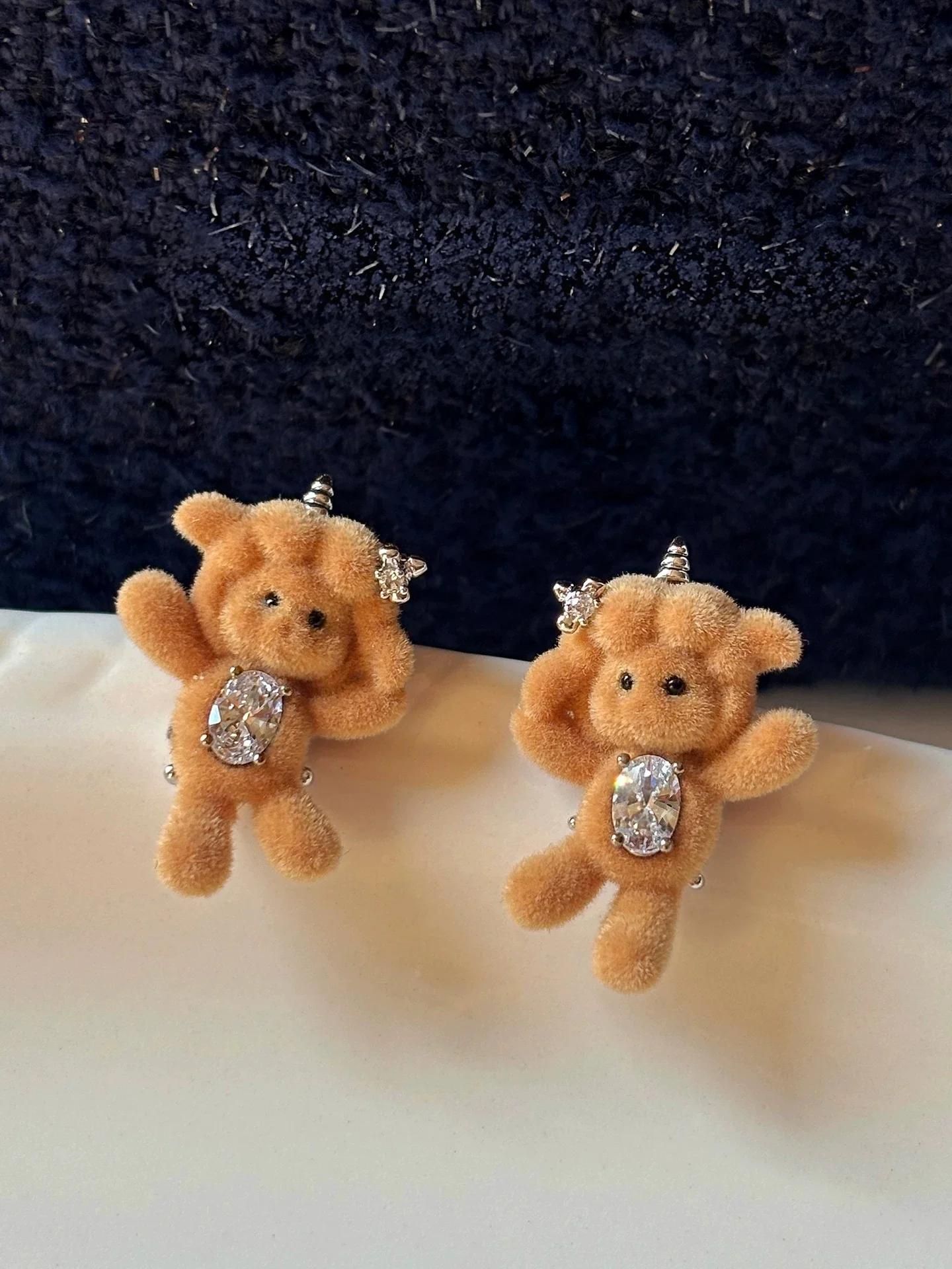 Unique Vintage Flocking Sheep Zircon Stud Earrings for Women Cute Luxury Delicate Animal Ear Studs Niche Versatile Ear Jewelry