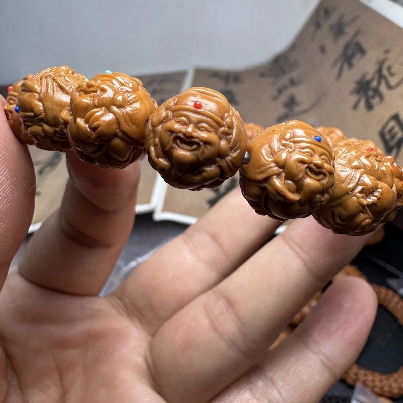 Handcrafted Monkey Head Walnut Inlay Dragon God of Wealth Bracelet, Exquisitely Carved, Full Condition Suitable for Men and Wom