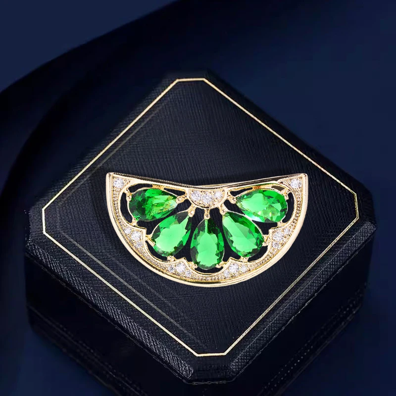 OKILY Delicate and Cute Zircon Lemon Brooch Pins Hollow CZ Fruit Corsage Jacket Pin for Woman's Accessoires Broche Decor De Ropa