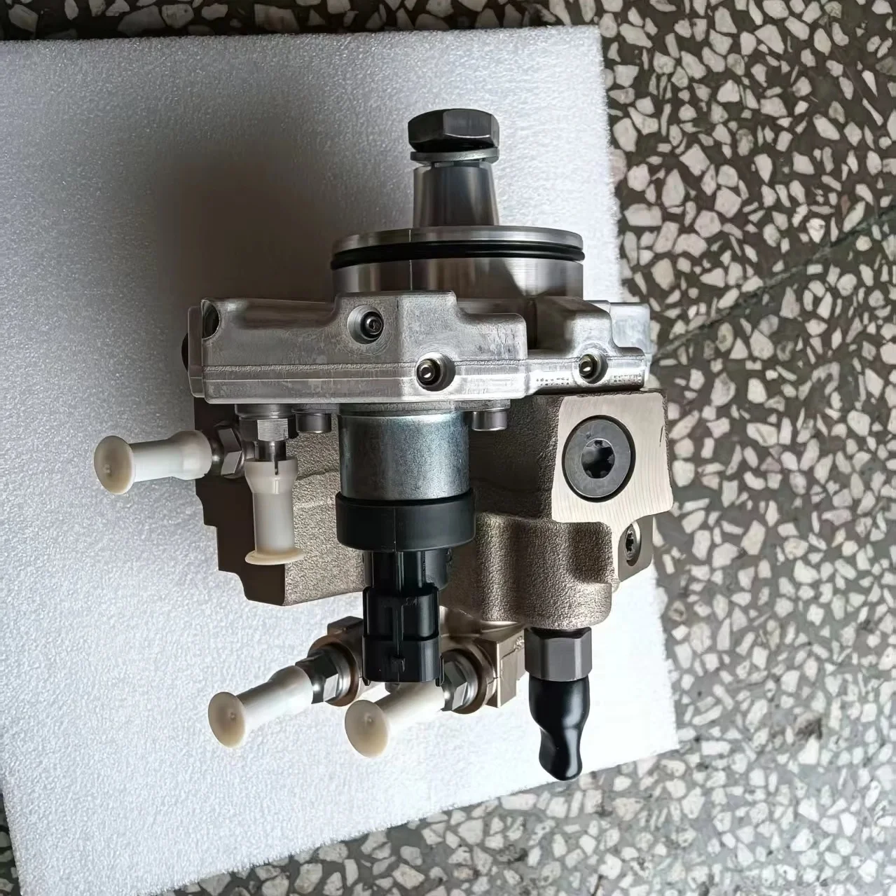 مضخة وقود المحرك الأصلية Cum mins ISDE ISF3.8 مضخة زيت الضغط العالي CP1 مضخة الديزل 4988595 #1