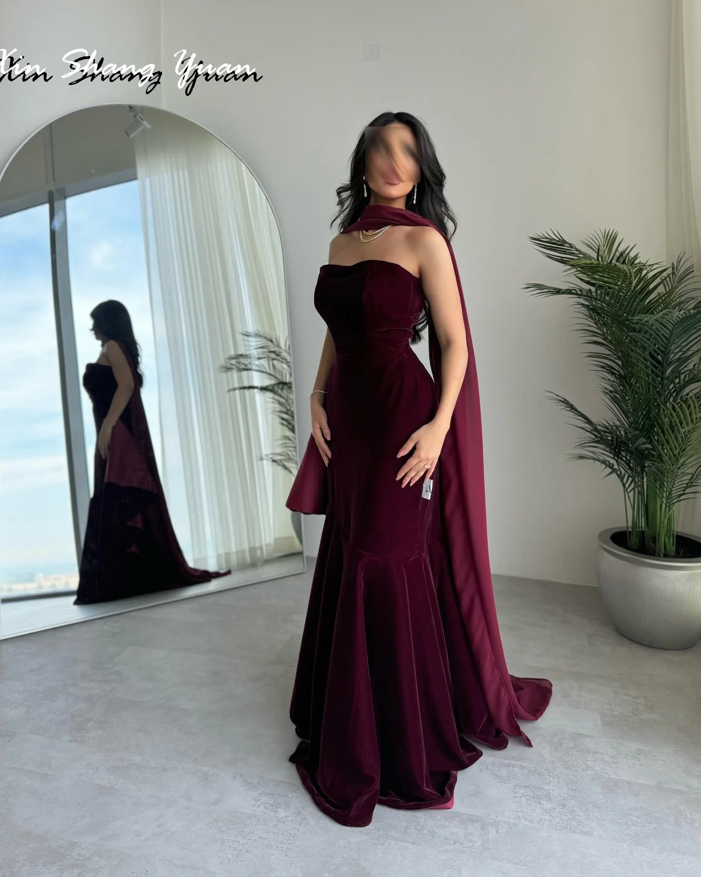 Customized Evening Dress Classic Velvet Strapless Sleeveless Prom Gowns Exquisite Mermaid Sweep Train Ribbons Party Dresses