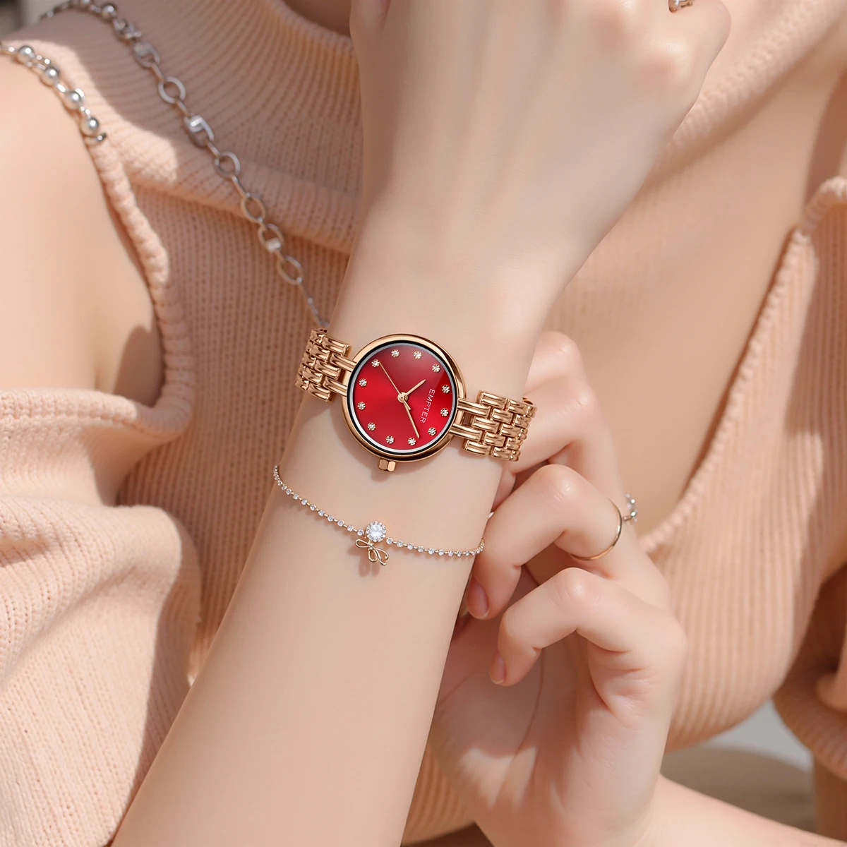 ساعة كوارتز للسيدات حركة يابانية بمينا من اللؤلؤ وعلامات كريستالية مقاومة للماء هدية للنساء