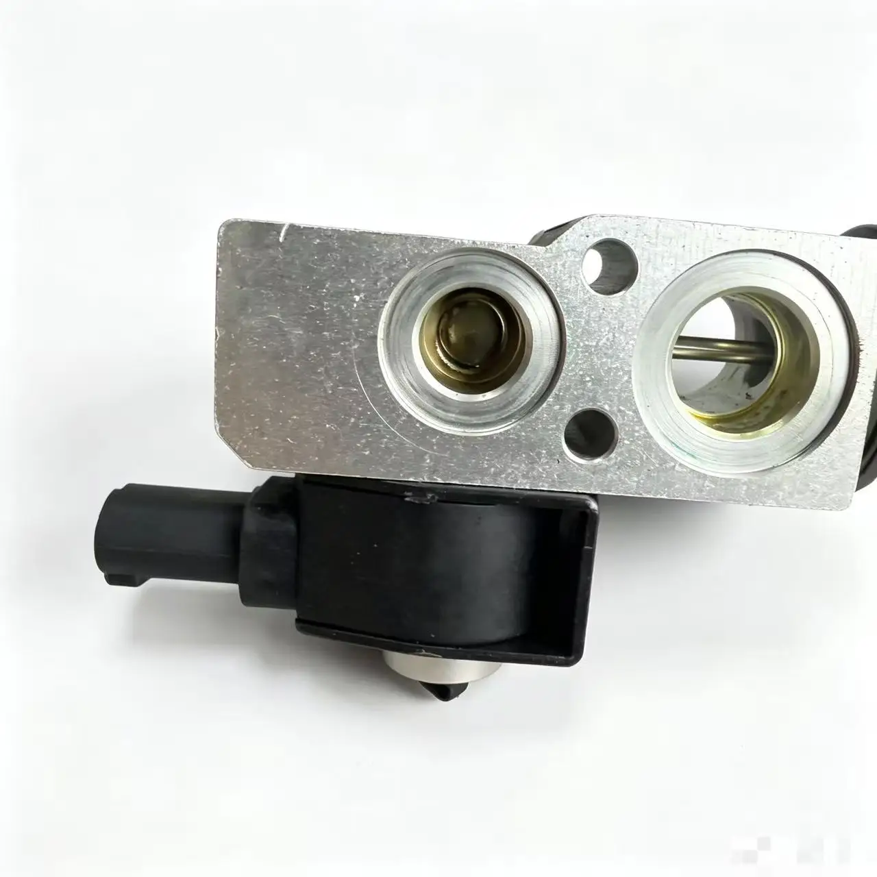 Model 3 Air Conditioning Expansion Valve 1101878-00-A A/C Valve Pressure Control Valve