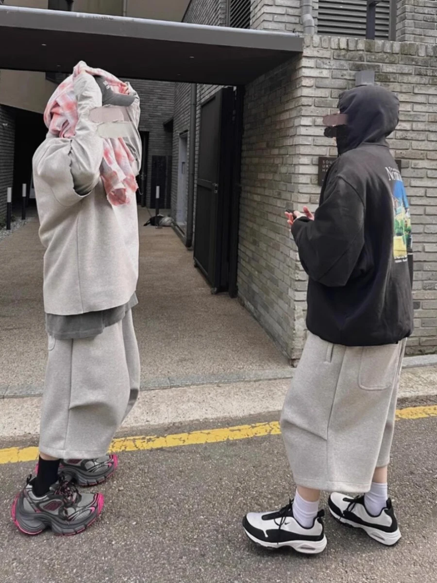 Mauroicardi Celana Pendek Abu-abu Lembut Kasual Longgar Musim Semi Musim Panas untuk Pria Celana Olahraga Panjang Lutut Pinggang Elastis Tali Serut 2025