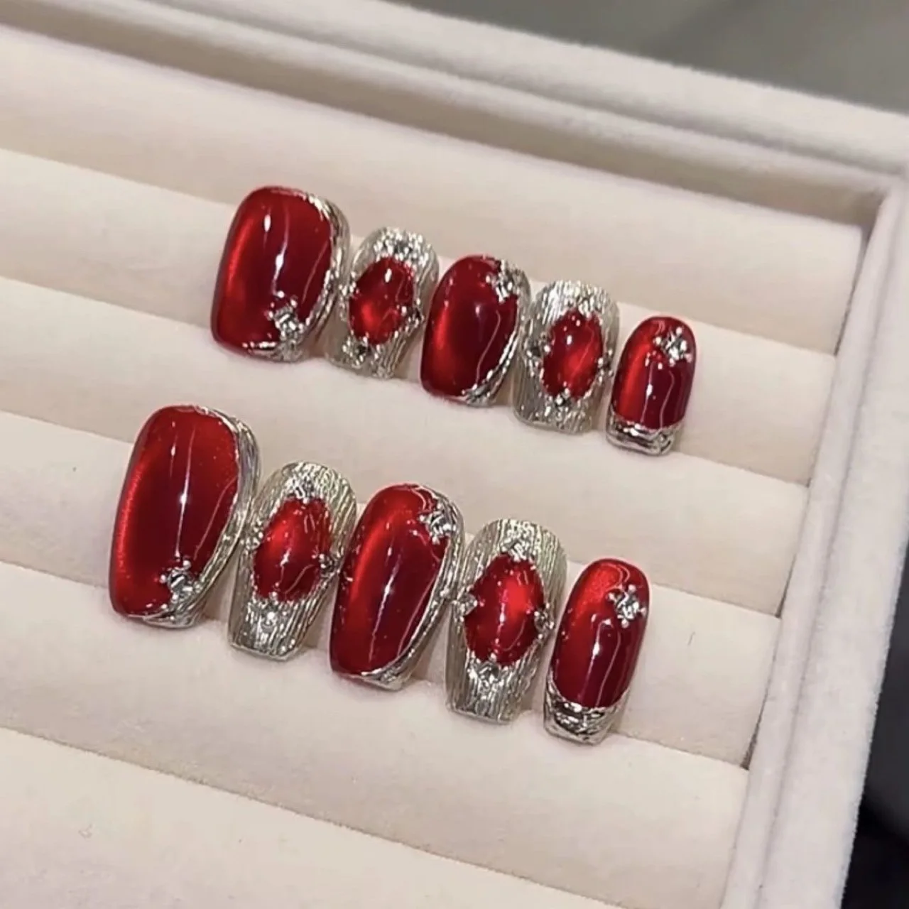 

For Red Buccellati French Retro Versatile Light Luxury Classic Handmade Nail Art