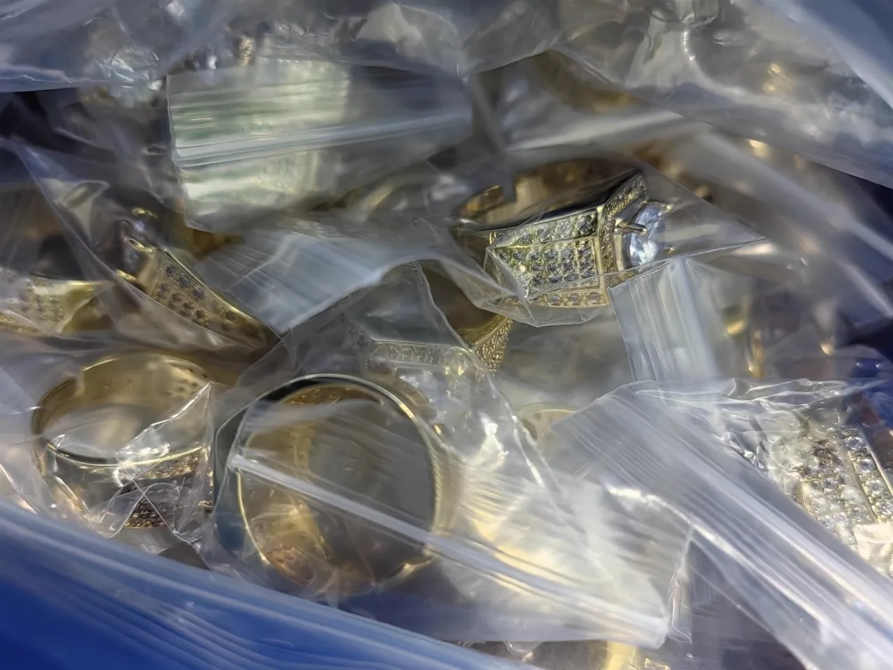 بيع 7-13 الأبيض الذهبي مثلج خارج الهيب هوب خواتم الخطبة تشيكوسلوفاكيا الخنصر الرجال النساء كامل كريستال الدائري