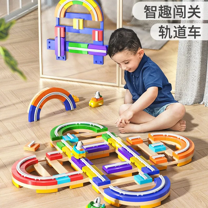 Brinquedo educativo das crianças pista elétrica carro movendo blocos de montagem automóvel pequeno trem quebra-cabeça meninos jogar modelo veículo