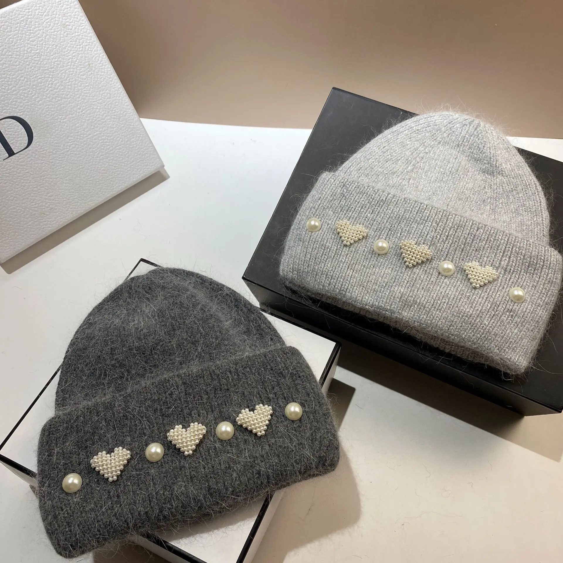 Designer Brand Love Heart Pearls Rabbit Fur Knitted Hat Women Winter Warm Hats Fashion Lady Ear Protection Beanie Wool Skullies