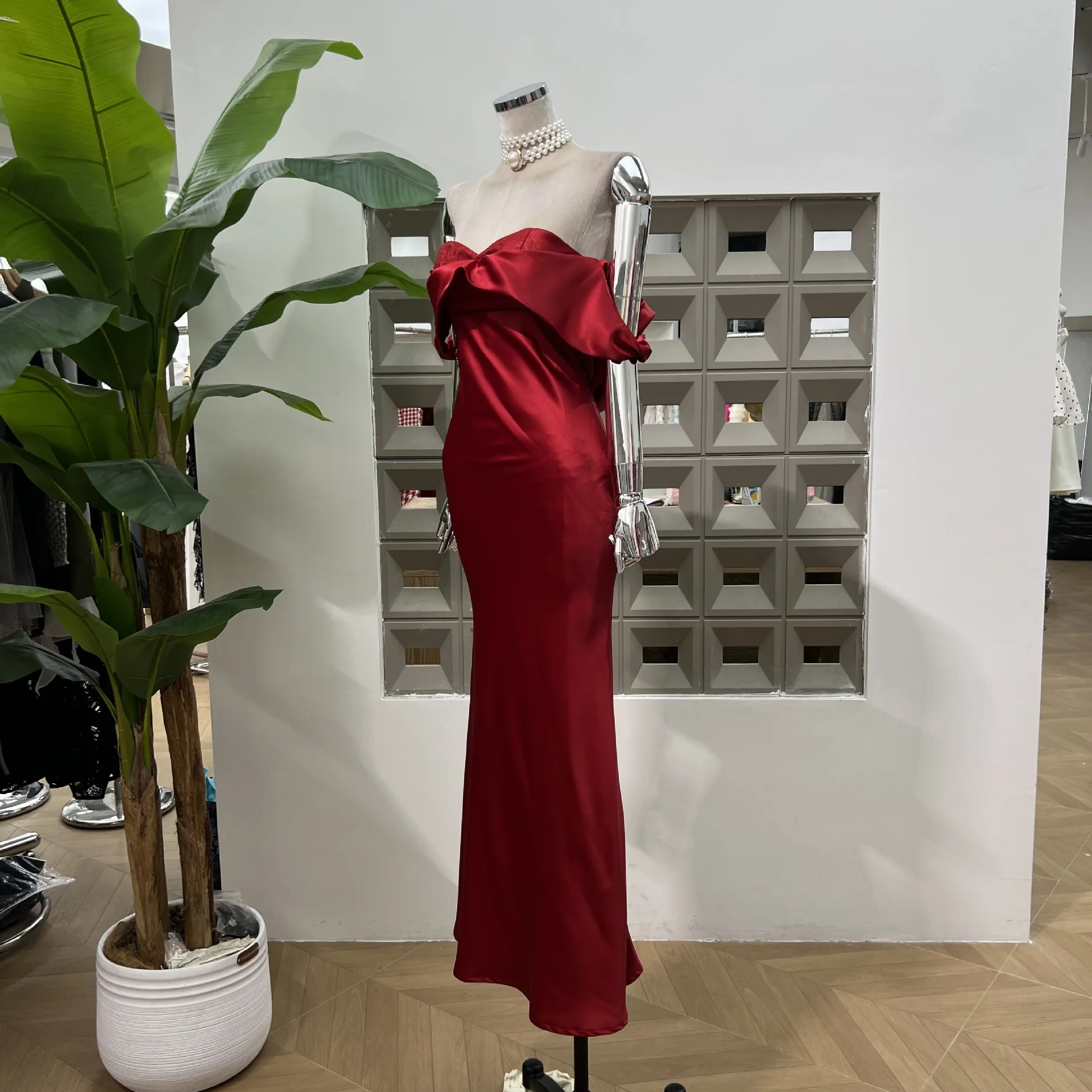 Moda elegante vestidos de festa de brithday para as mulheres 2025 verão sem mangas u sem costas cetim bodycon maxi vestidos roupas femininas