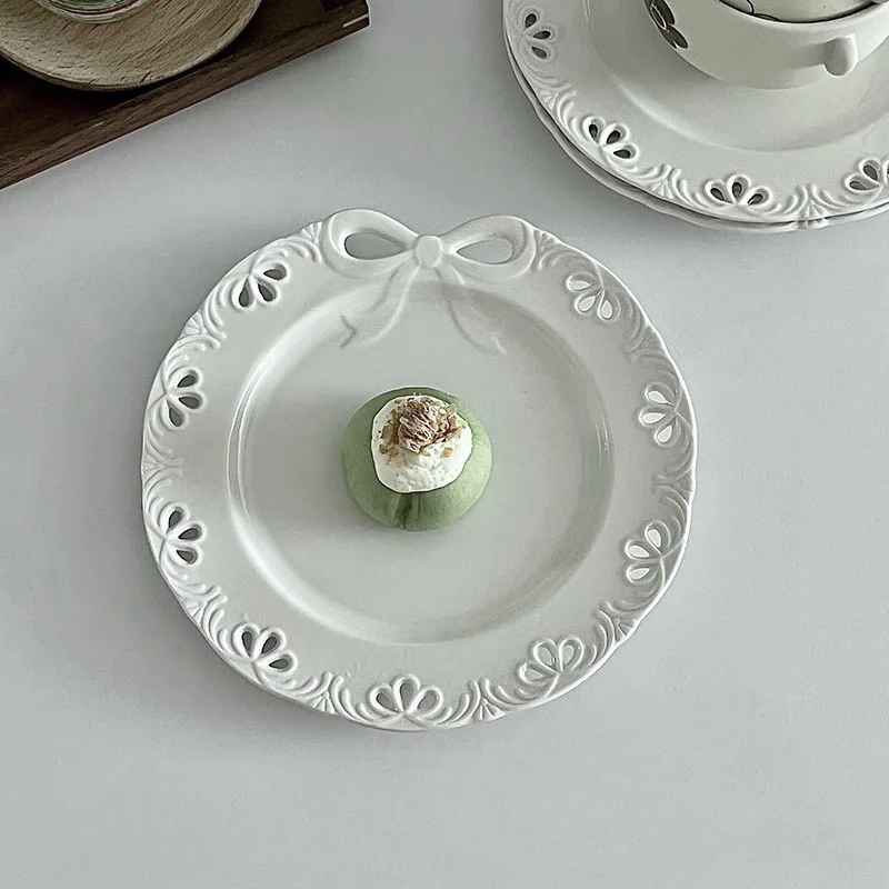 Ins French Hollowed Out Relief Western Food Plate Cake and Dessert Plat Home Decoration Plate with High Aesthetic Value Bow