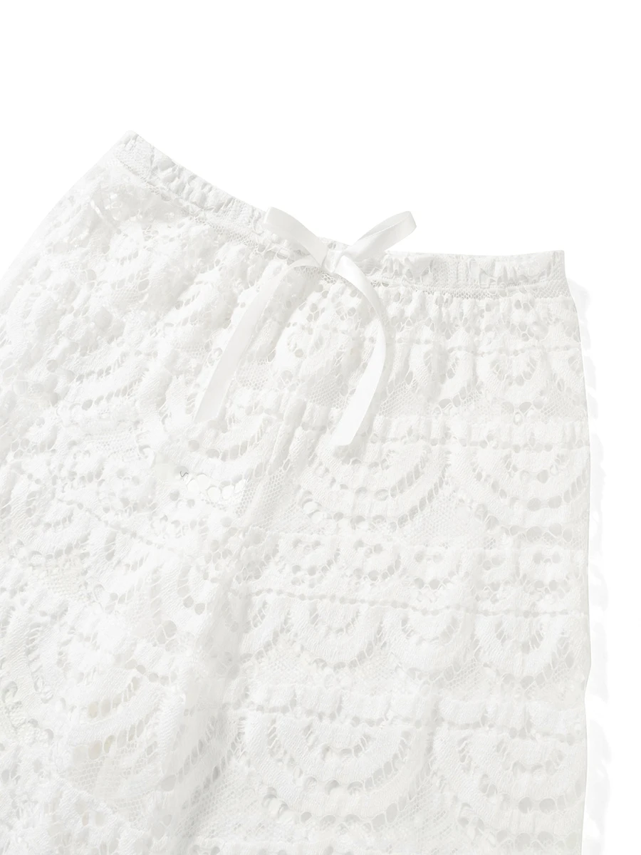 بنطال شاطئ نسائي بوهو شيك بطبعة زهور واسع الساق مع حزام خصر مطاطي وتفاصيل دانتيل شفافة لملابس الصيف غير الرسمية