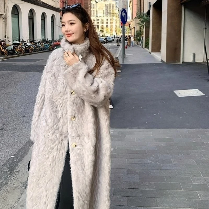 معطف نسائي شتوي جديد لعام 2025 بياقة مدورة طويلة من فرو صناعي سميك صديق للبيئة أنيق ودافئ #1