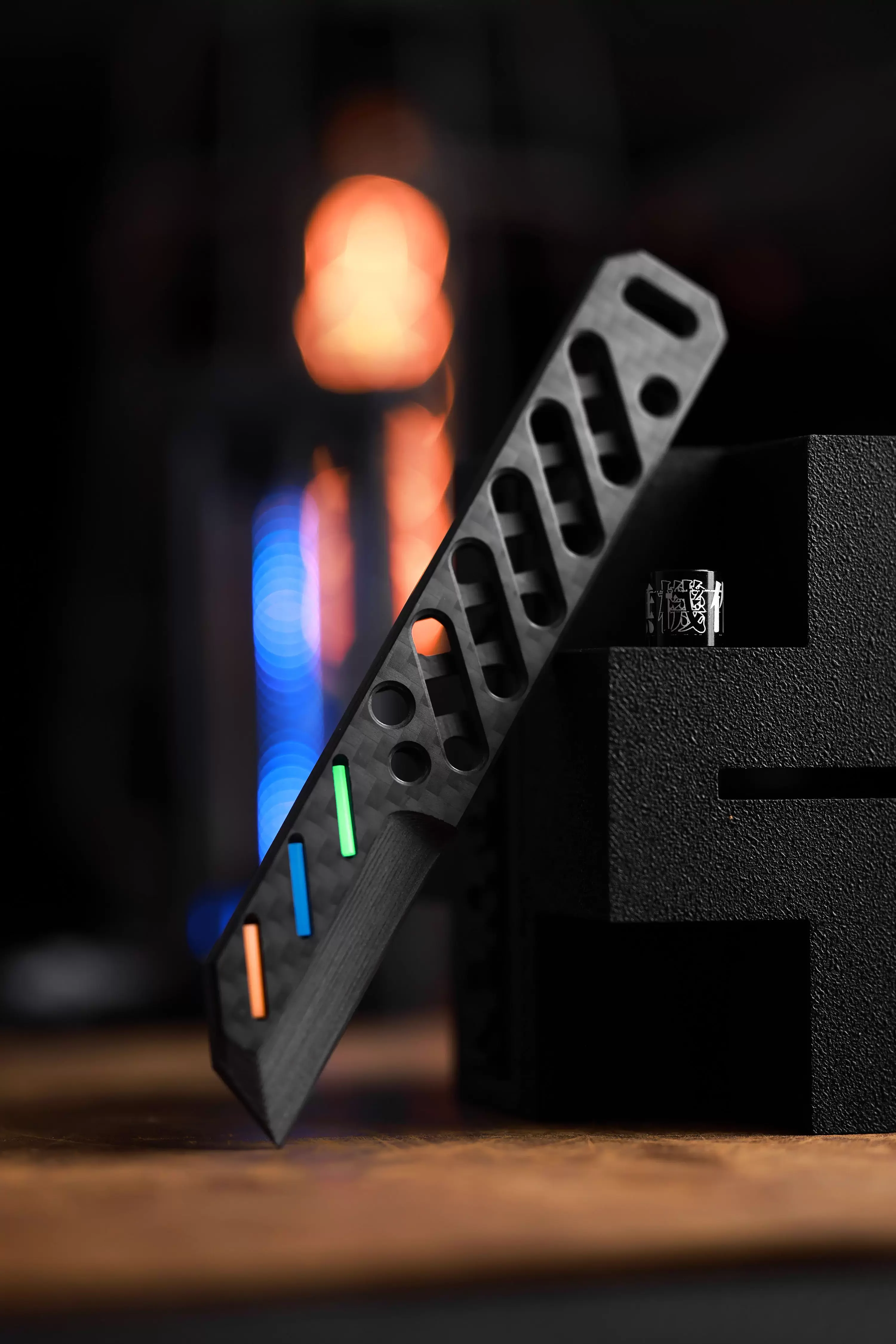 Tacktical EDC Hollow Carbon Fibre Pry Bar and Utility Knife Unpacking Tool
