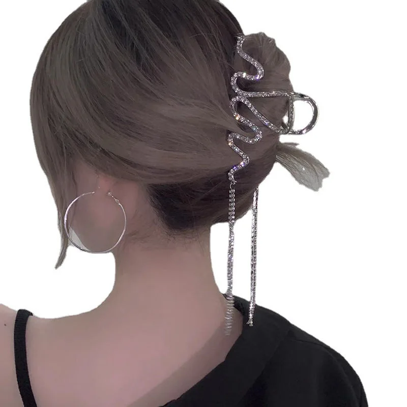 Hot Hit 1PC Light Luxury Rhinestones Grab Clip Large Snake Clip Female High-end Tassel Chain Hair Clip Back Head Shark Clip Head