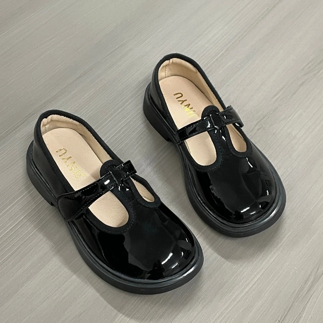 Jinyu New Arrival Simple Girls Leather Princess Shoes Sparkle Fashion Performance Dance Casual Attractive Children's Footwear