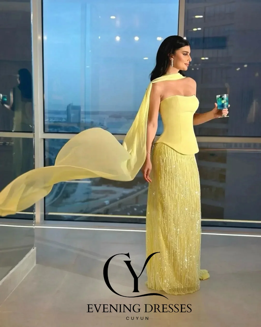 Cuyun amarelo luxo feminino vestido de noite 2025 personalizado sem alças miçangas vestido de baile com xale elegante vestido de festa árabe saudita