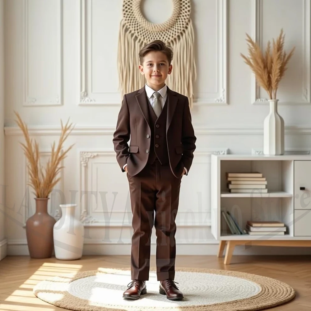 

Модный детский костюм-тройка с отложным воротником, однотонный, для мальчиков, для свадьбы, выпускного, вечеринки, торжественных мероприятий, смокинг (пиджак+жилет+брюки)