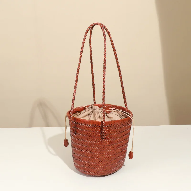 

Niche Personalized Leather Vegetable Basket New French Retro Shoulder Bucket Bag First-layer Cowhide Handwoven Bag