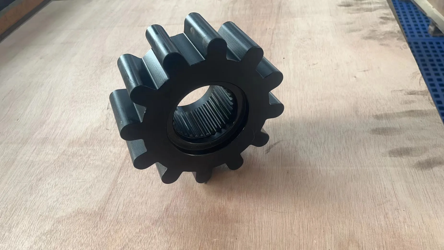 1036831527 لآلة كسارة Hp300 Hp400 متعددة الأسطوانات حجر مخروط كسارة المحرك ترس مخروط كسارة أجزاء #4