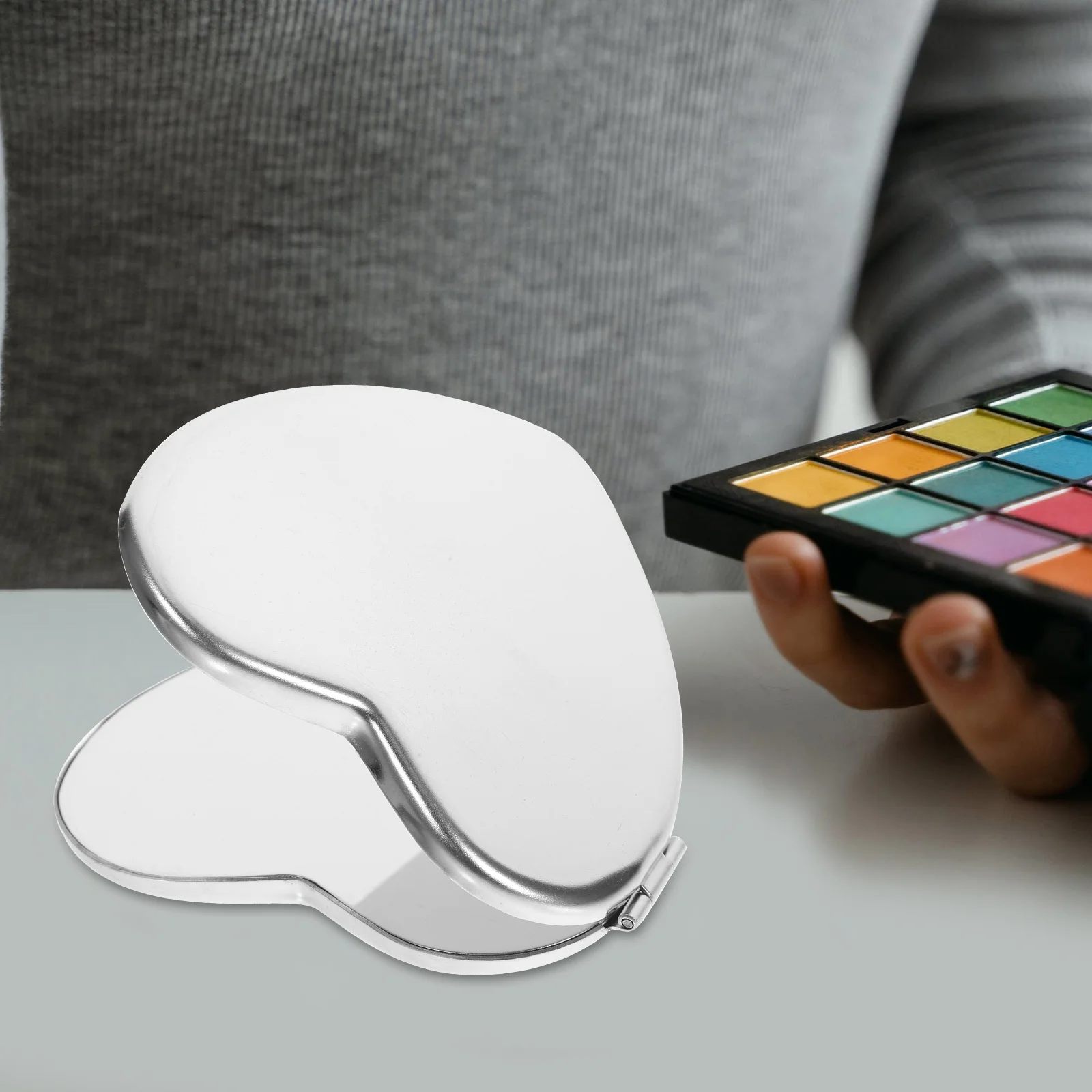 

Double-Sided Heart-Shape Compact Folding Makeup Mirror Portable Small Travel Pocket Mirror for Ladies