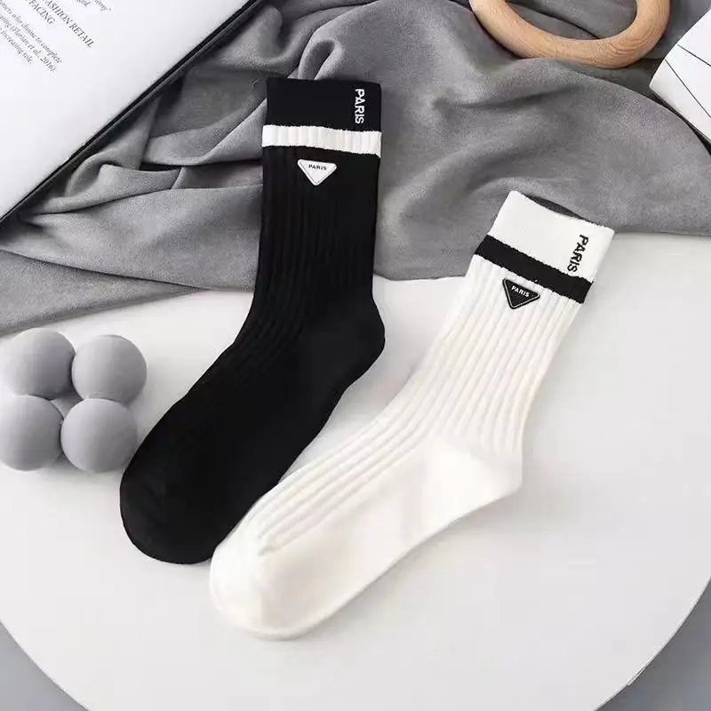 2-pair best-selling black and white breathable triangle logo thick double-knit socks - fashionable retro lettered mid-calf socks